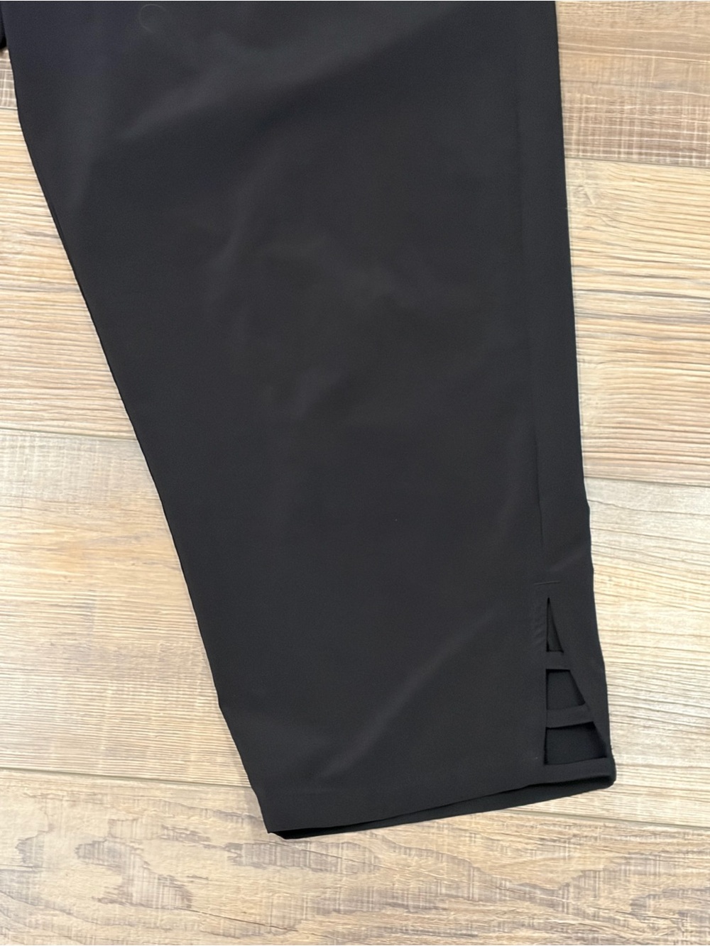 Talbots Black Pull-On Capris hem Detail zipper pockets Sz X1 relaxed fit comfy - Picture 2 of 15